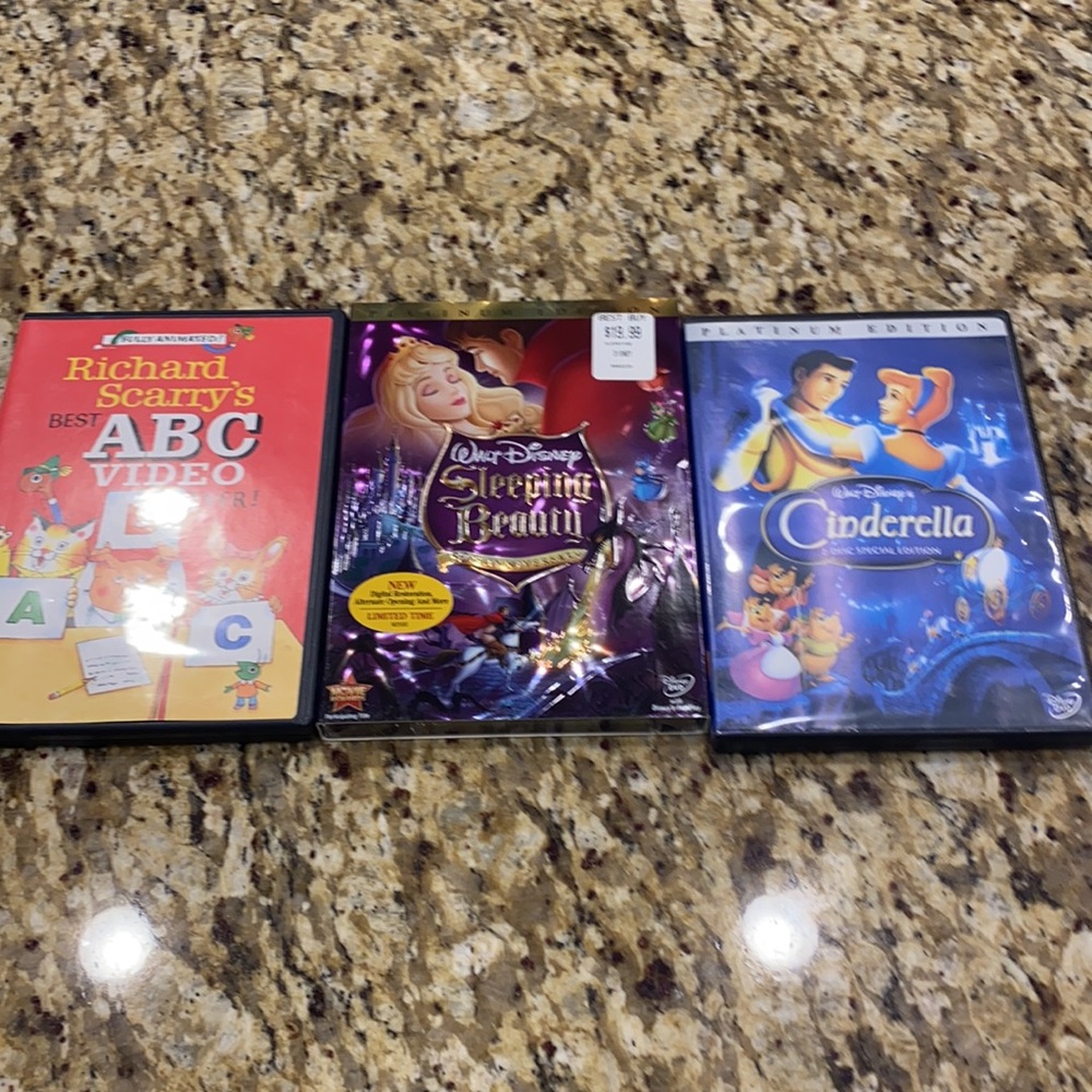 Set of 12 Children’s  DVD Movies! - Picture 2 of 14